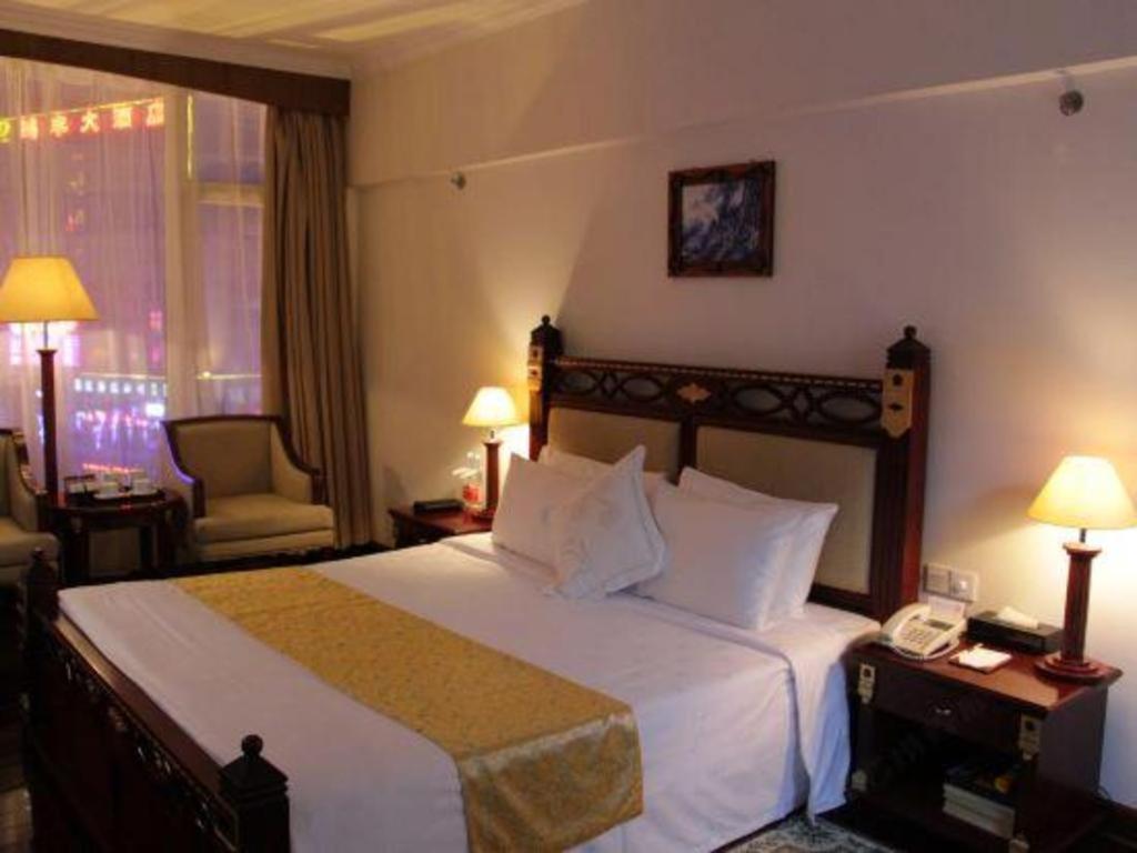 Golden Lustre Hotel Shenzhen Exterior photo