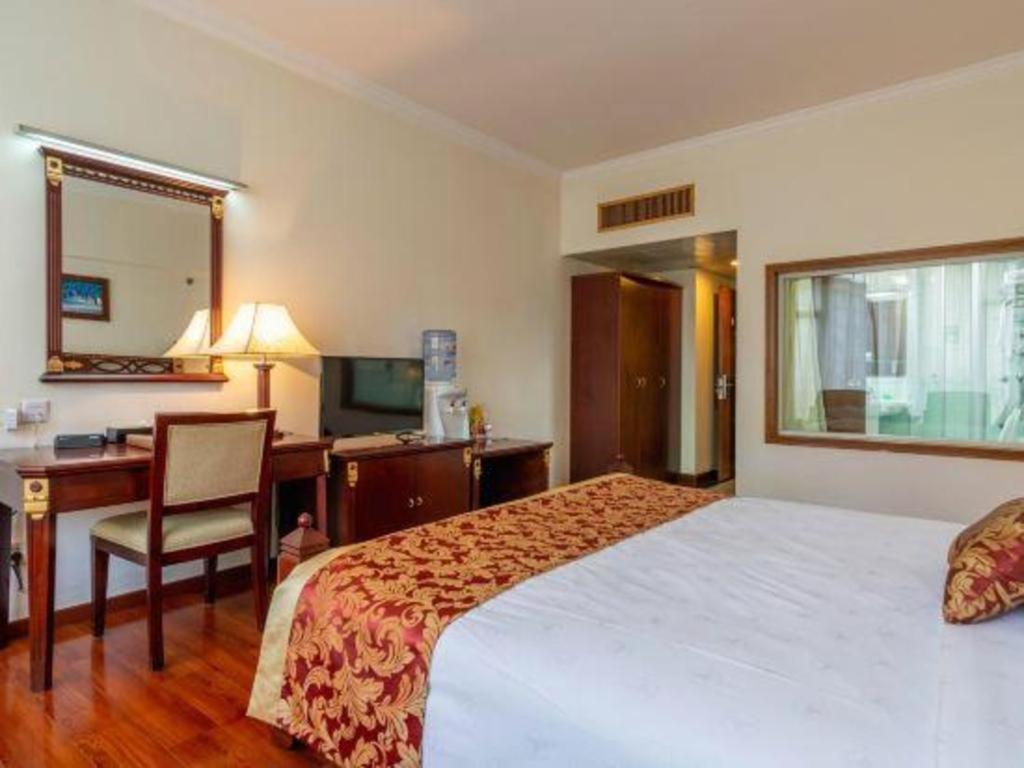 Golden Lustre Hotel Shenzhen Exterior photo